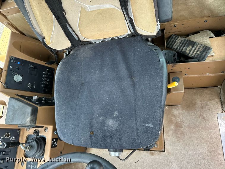 image for item DR3762 2004 Caterpillar 815F soil compactor