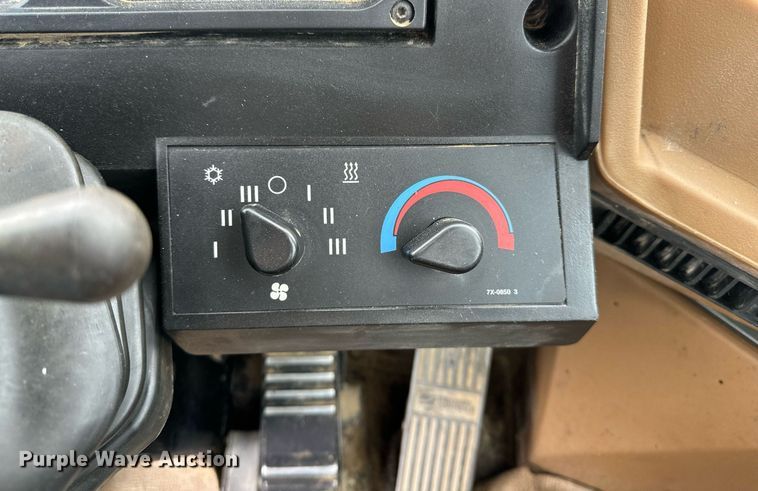 image for item DR3762 2004 Caterpillar 815F soil compactor