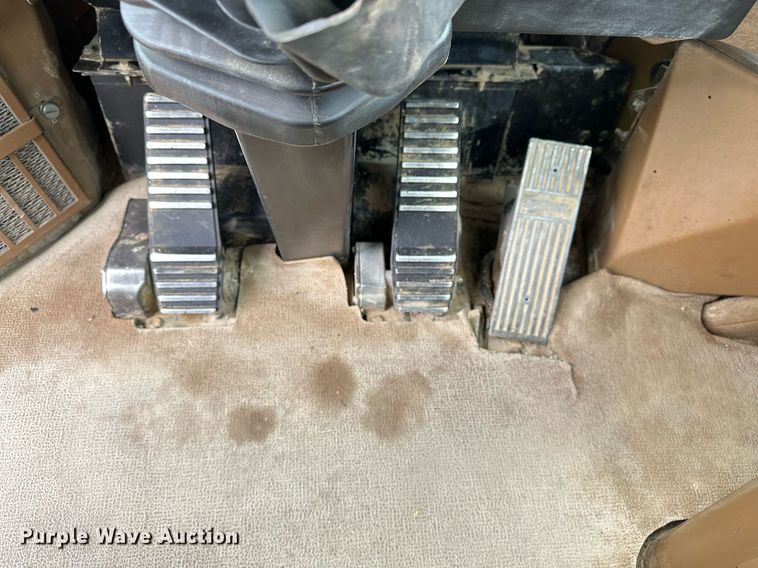 image for item DR3762 2004 Caterpillar 815F soil compactor