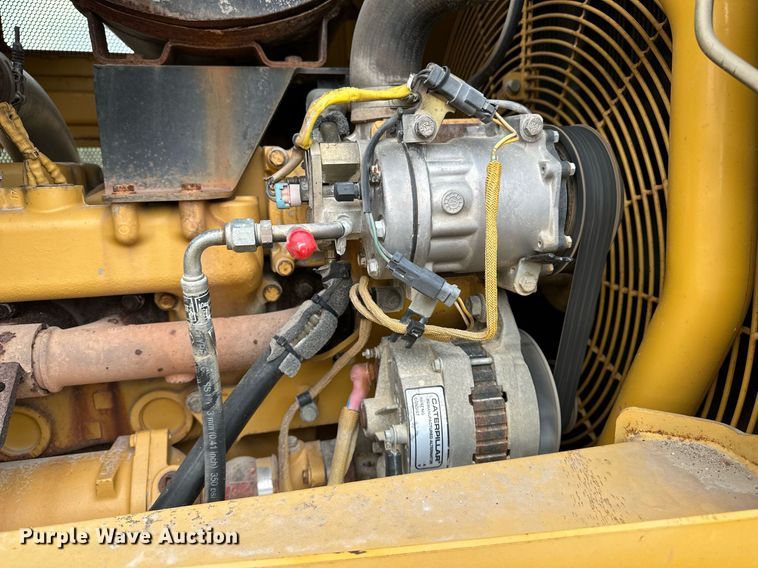 image for item DR3762 2004 Caterpillar 815F soil compactor