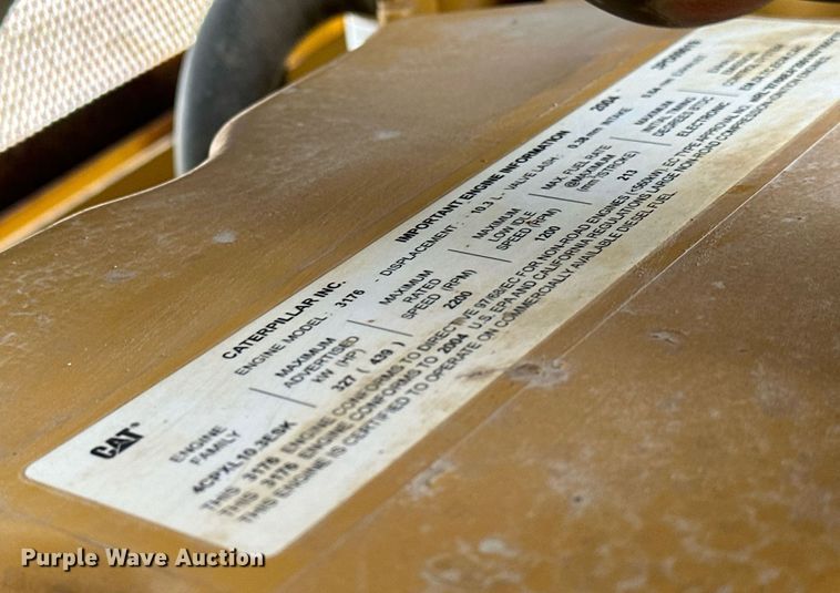 image for item DR3762 2004 Caterpillar 815F soil compactor