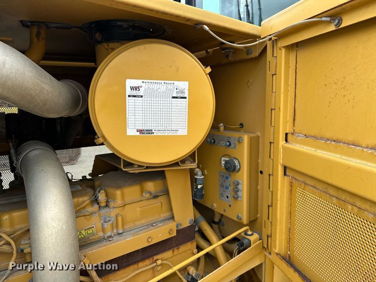 image for item DR3762 2004 Caterpillar 815F soil compactor