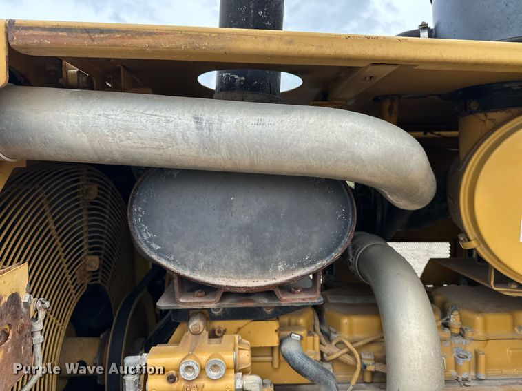 image for item DR3762 2004 Caterpillar 815F soil compactor