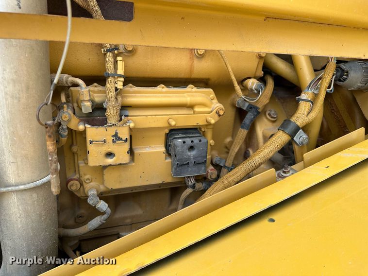 image for item DR3762 2004 Caterpillar 815F soil compactor