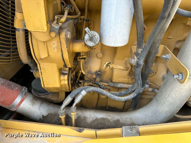 image for item DR3762 2004 Caterpillar 815F soil compactor