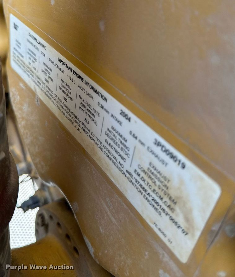 image for item DR3762 2004 Caterpillar 815F soil compactor