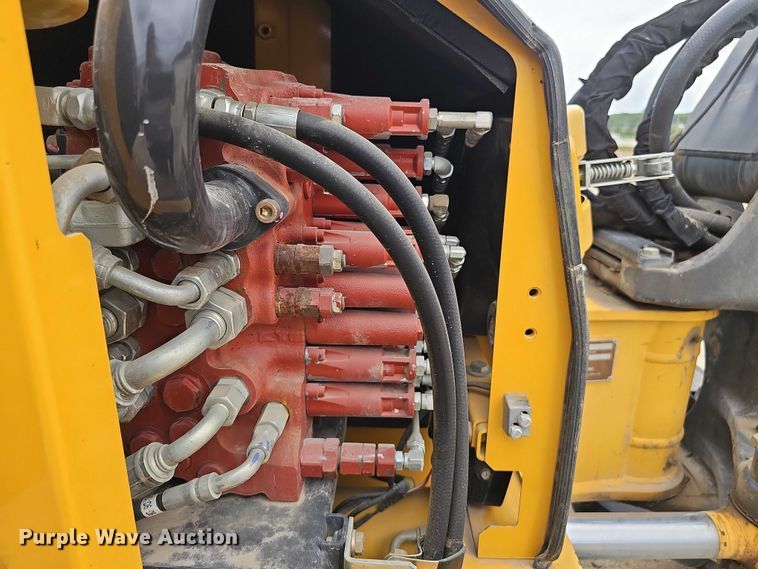 image for item DR3763 2014 John Deere 85G mini excavator