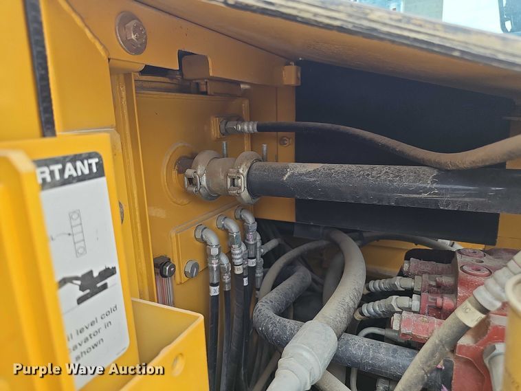 image for item DR3763 2014 John Deere 85G mini excavator