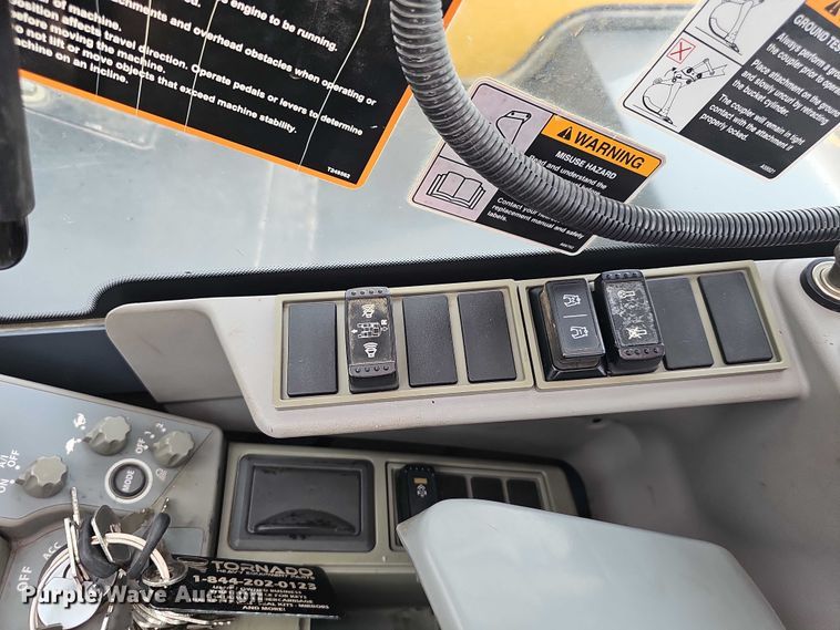 image for item DR3763 2014 John Deere 85G mini excavator