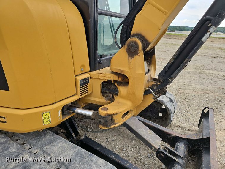 image for item DR3768 2014 Caterpillar 305E CR mini excavator
