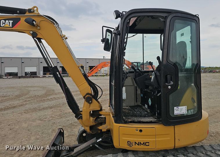 image for item DR3768 2014 Caterpillar 305E CR mini excavator