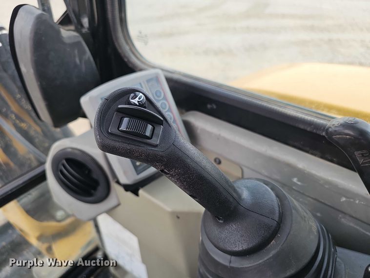 image for item DR3768 2014 Caterpillar 305E CR mini excavator