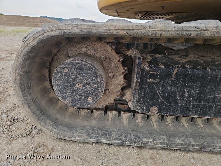 image for item DR3768 2014 Caterpillar 305E CR mini excavator