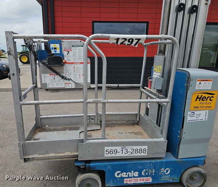 image for item DR3915 2009 Genie Runabout GR-20 vertical lift