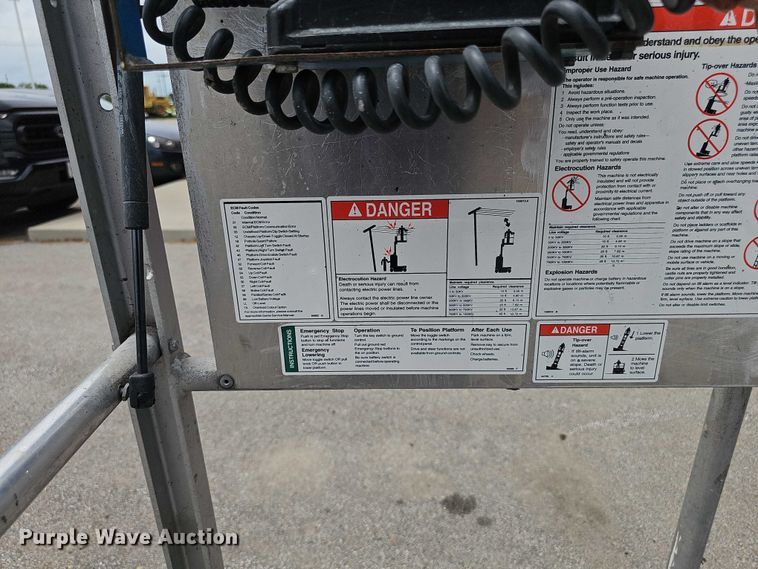 image for item DR3915 2009 Genie Runabout GR-20 vertical lift