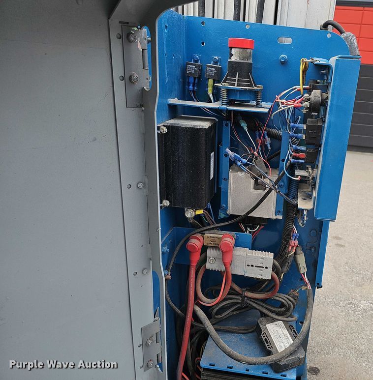 image for item DR3915 2009 Genie Runabout GR-20 vertical lift