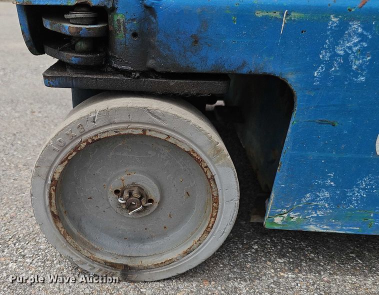 image for item DR3915 2009 Genie Runabout GR-20 vertical lift