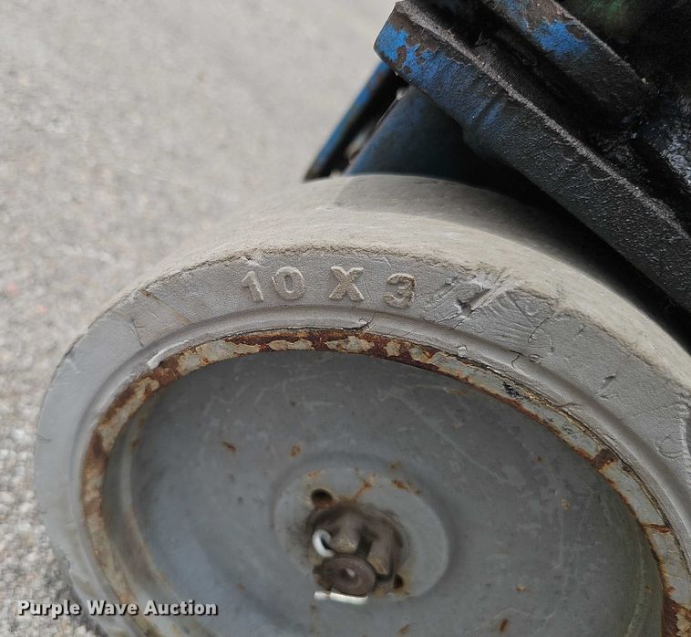 image for item DR3915 2009 Genie Runabout GR-20 vertical lift