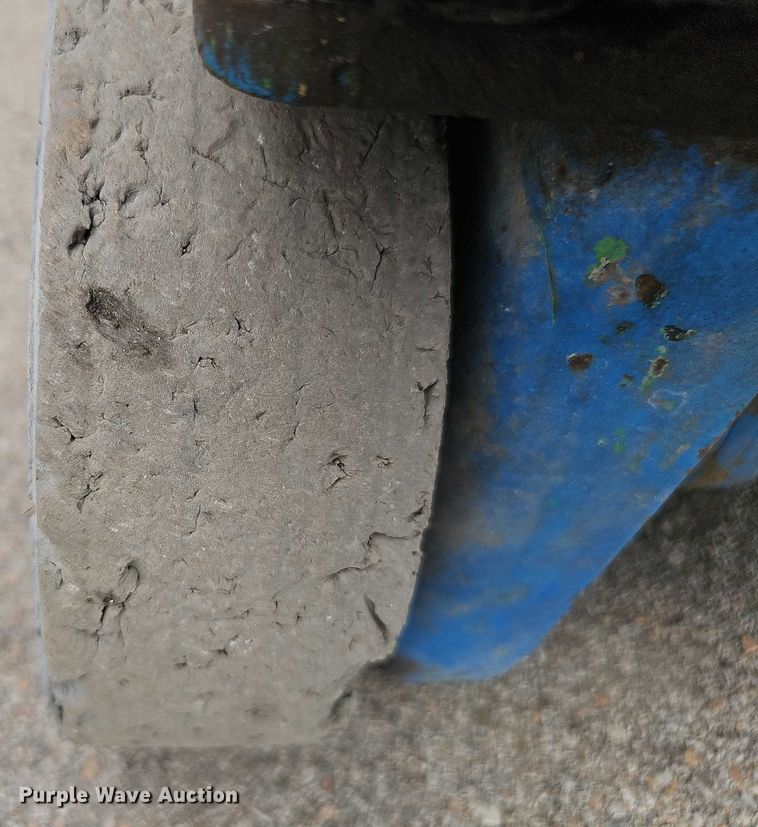 image for item DR3915 2009 Genie Runabout GR-20 vertical lift