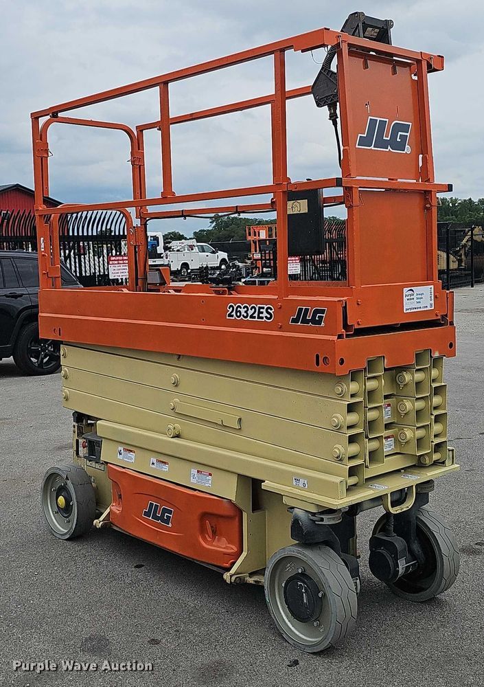 image for item DR3916 2016 JLG 2632ES scissor lift