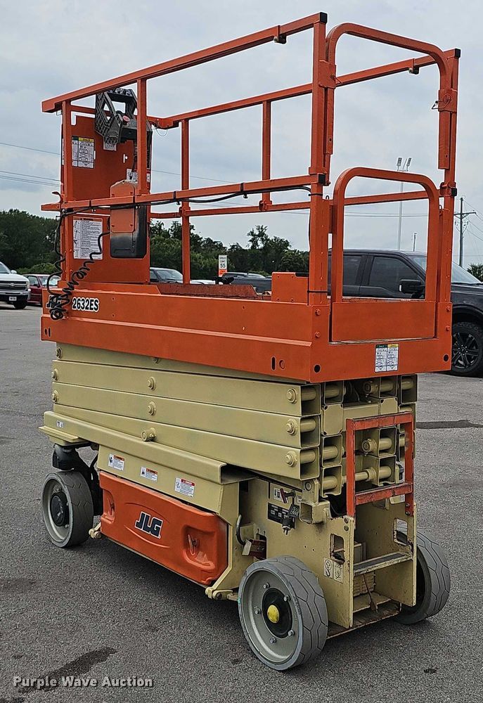 image for item DR3916 2016 JLG 2632ES scissor lift