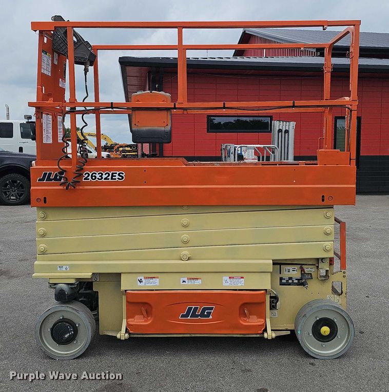 image for item DR3916 2016 JLG 2632ES scissor lift