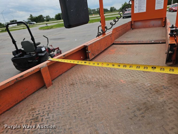 image for item DR3916 2016 JLG 2632ES scissor lift