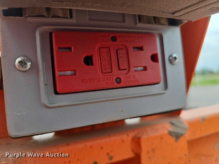 image for item DR3916 2016 JLG 2632ES scissor lift