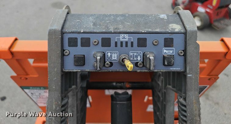 image for item DR3916 2016 JLG 2632ES scissor lift