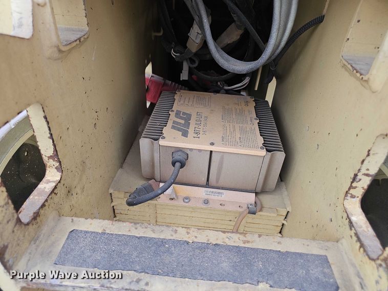 image for item DR3916 2016 JLG 2632ES scissor lift