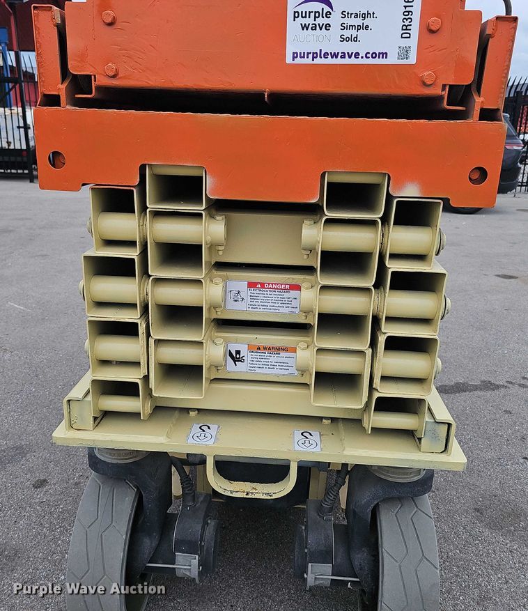 image for item DR3916 2016 JLG 2632ES scissor lift