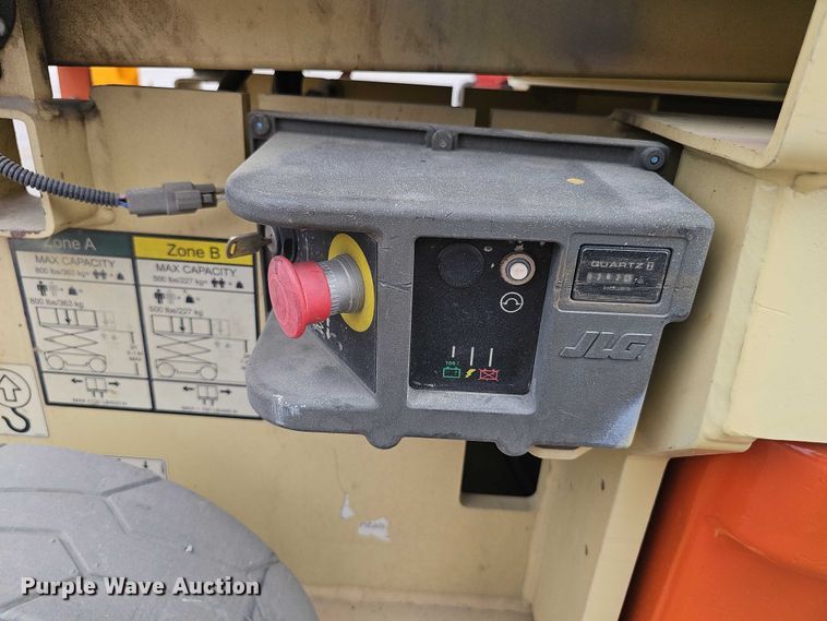 image for item DR3916 2016 JLG 2632ES scissor lift