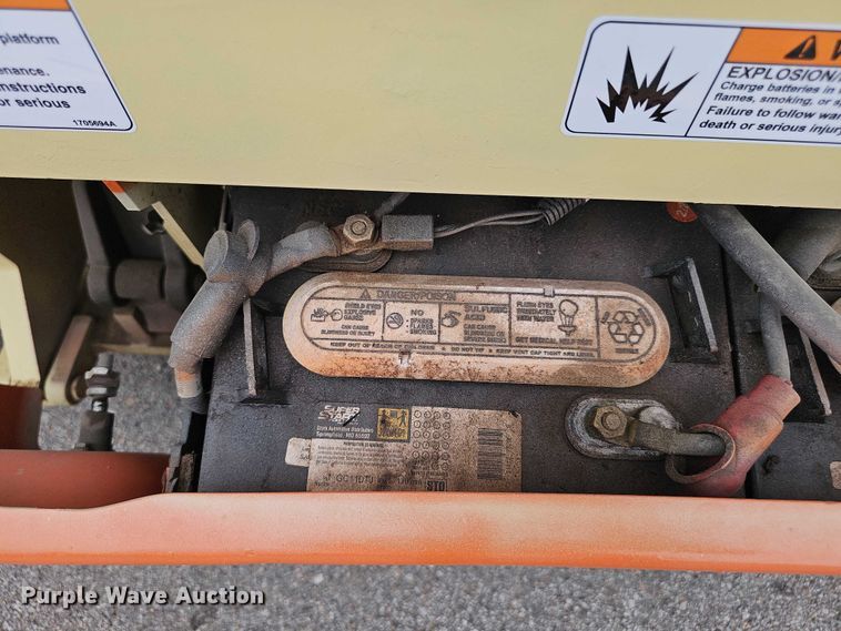 image for item DR3916 2016 JLG 2632ES scissor lift