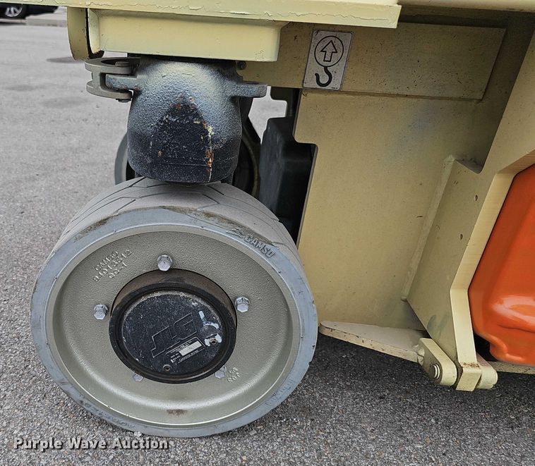 image for item DR3916 2016 JLG 2632ES scissor lift