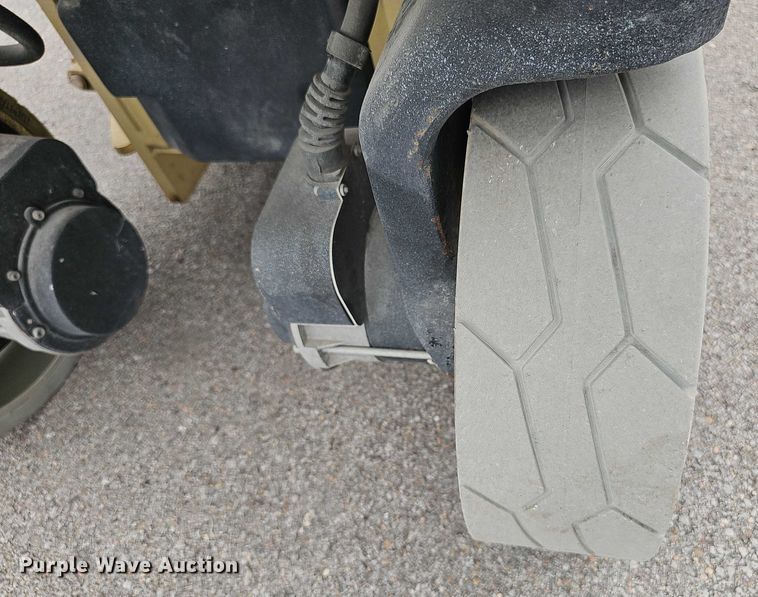 image for item DR3916 2016 JLG 2632ES scissor lift