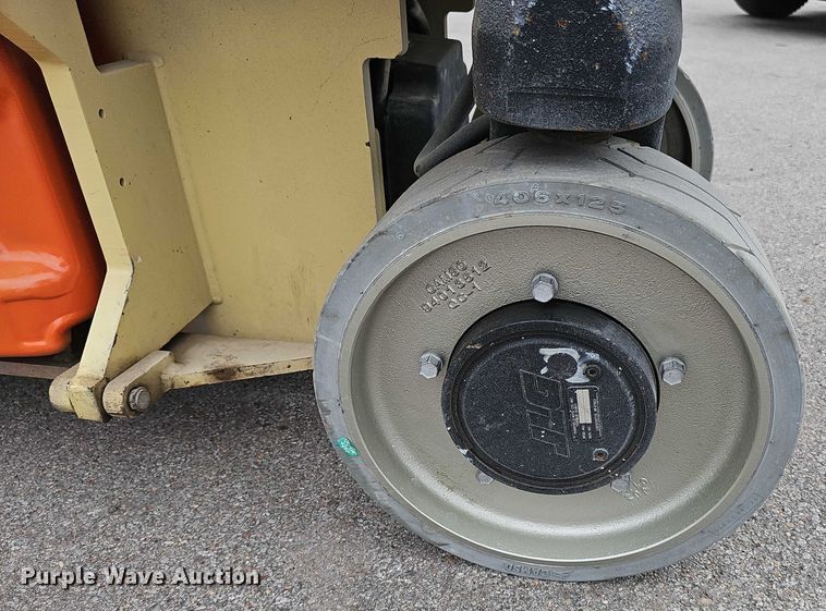 image for item DR3916 2016 JLG 2632ES scissor lift