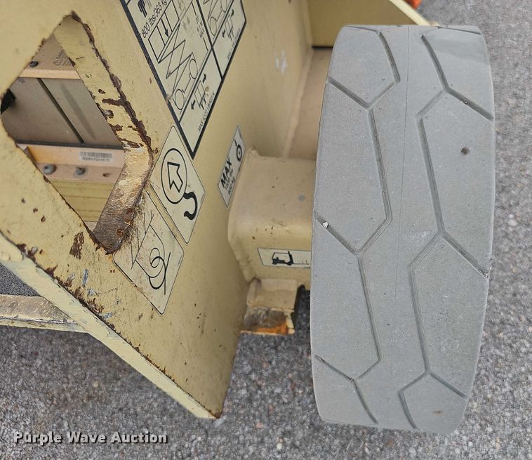 image for item DR3916 2016 JLG 2632ES scissor lift