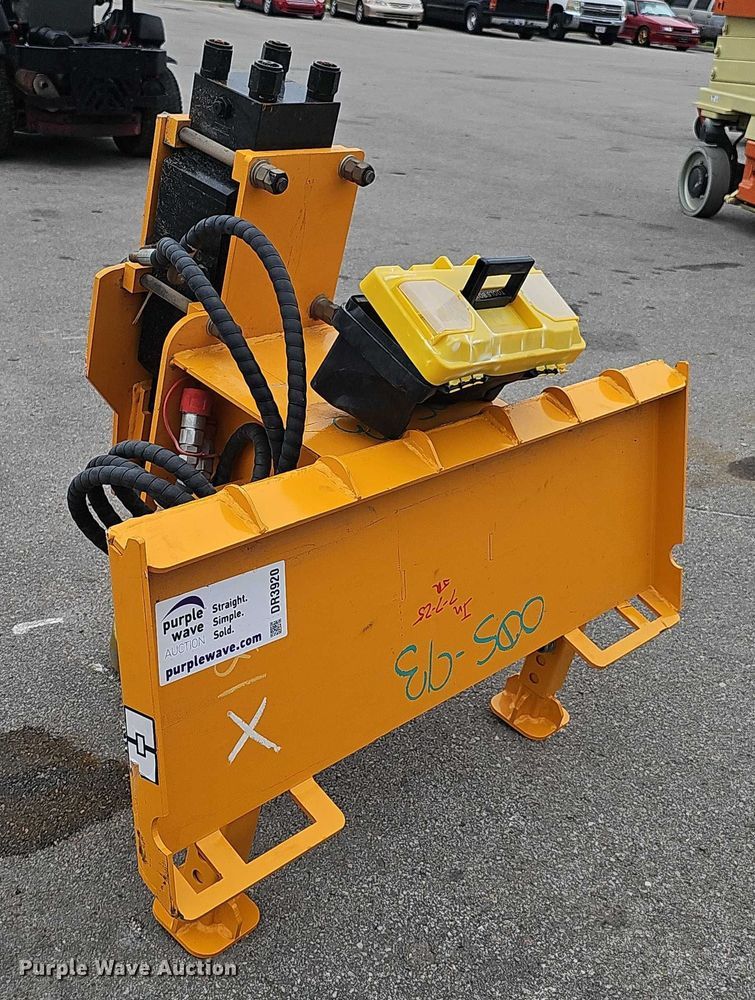 image for item DR3920 2025 GIYI GY-AD680 skid steer post driver