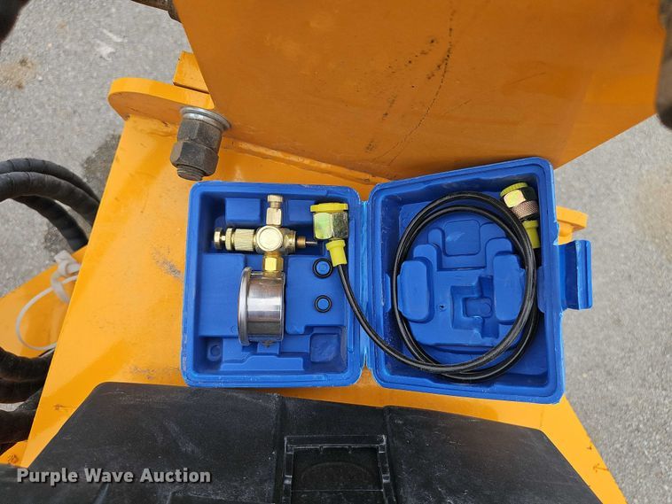 image for item DR3920 2025 GIYI GY-AD680 skid steer post driver