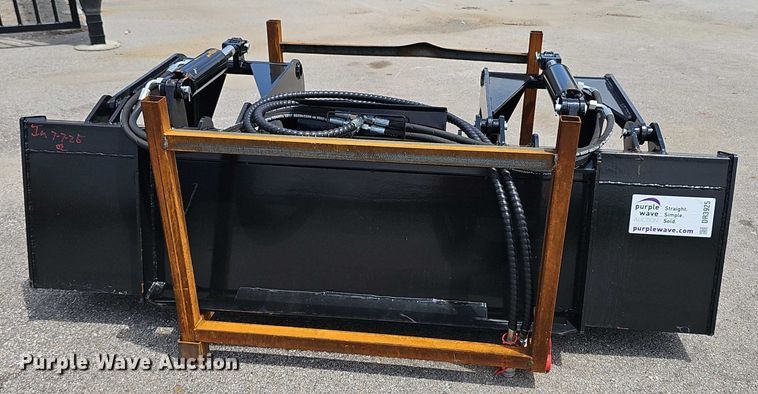 image for item DR3925 2025 GIYI GY-PG72C skid steer grapple bucket