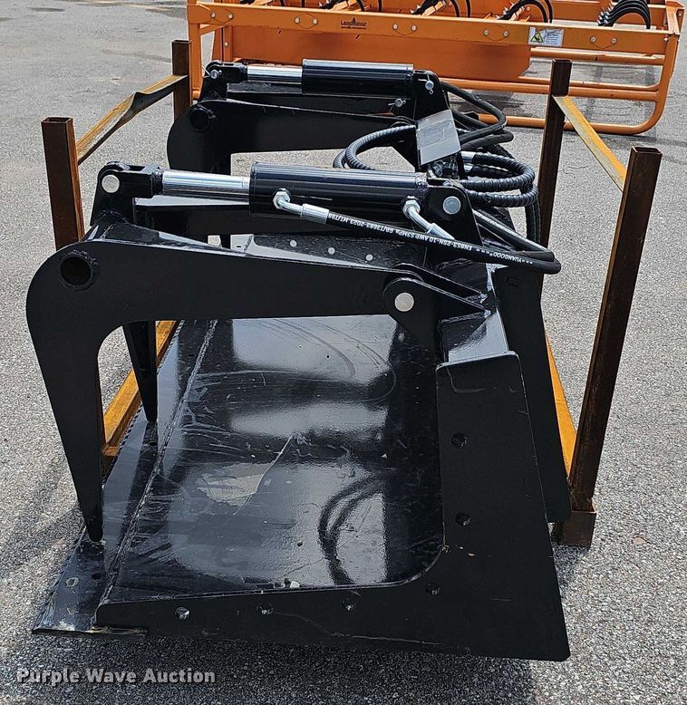 image for item DR3925 2025 GIYI GY-PG72C skid steer grapple bucket