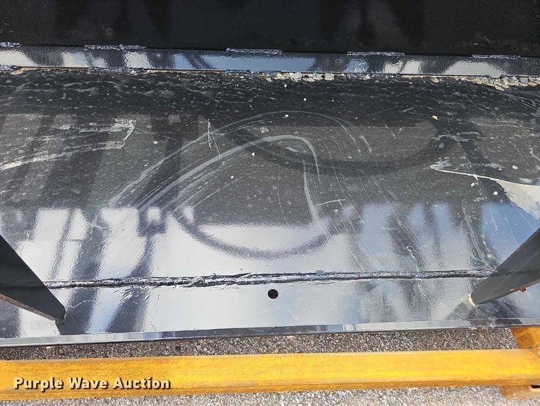 image for item DR3925 2025 GIYI GY-PG72C skid steer grapple bucket