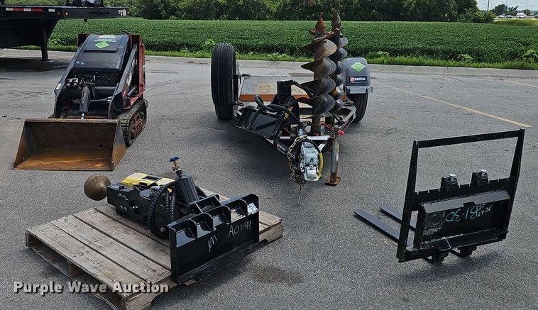 image for item DR3929 2019 Toro Dingo TX-427 compact utility loader