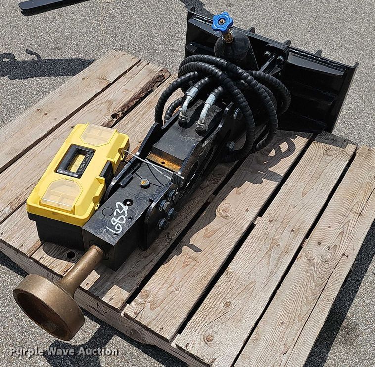 image for item DR3929 2019 Toro Dingo TX-427 compact utility loader