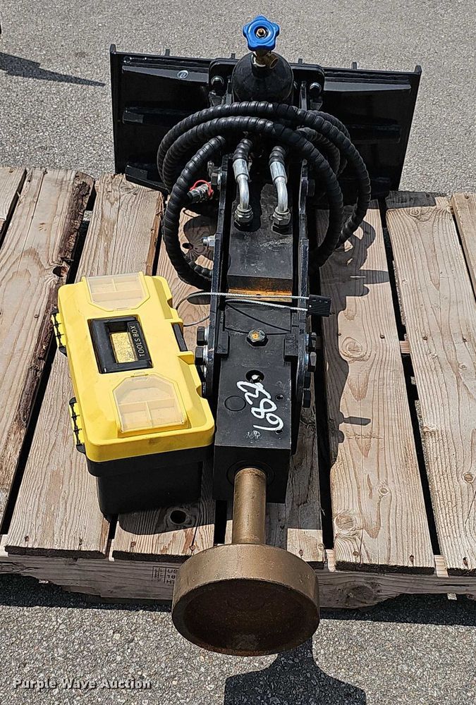 image for item DR3929 2019 Toro Dingo TX-427 compact utility loader