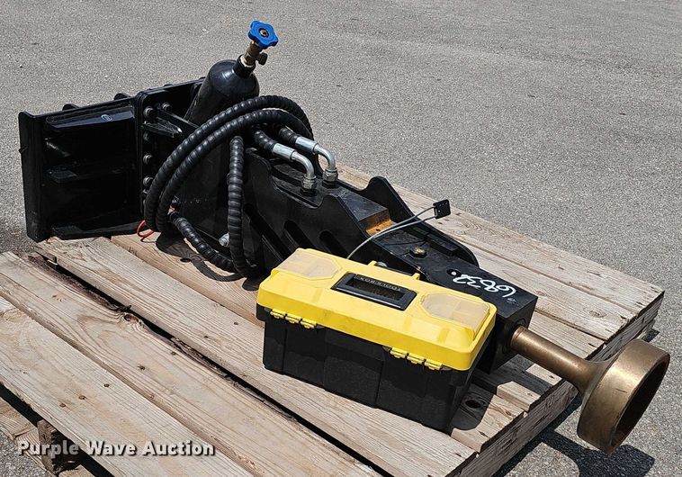 image for item DR3929 2019 Toro Dingo TX-427 compact utility loader