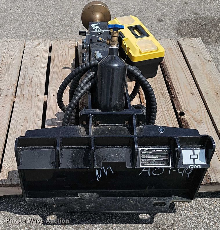 image for item DR3929 2019 Toro Dingo TX-427 compact utility loader