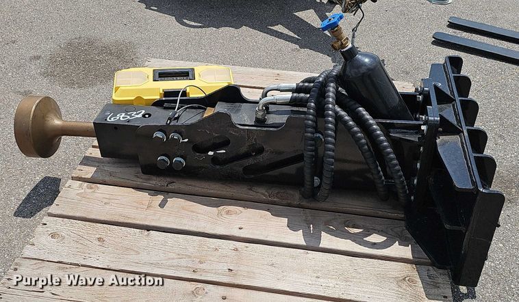 image for item DR3929 2019 Toro Dingo TX-427 compact utility loader