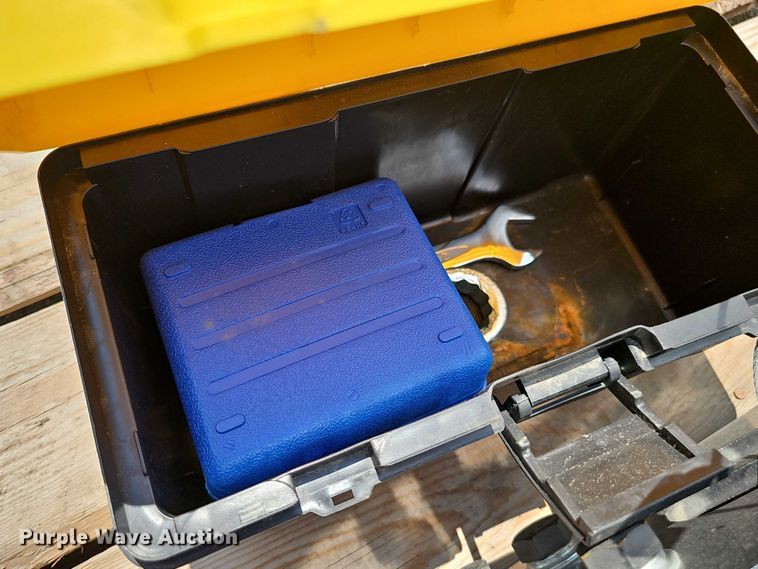 image for item DR3929 2019 Toro Dingo TX-427 compact utility loader