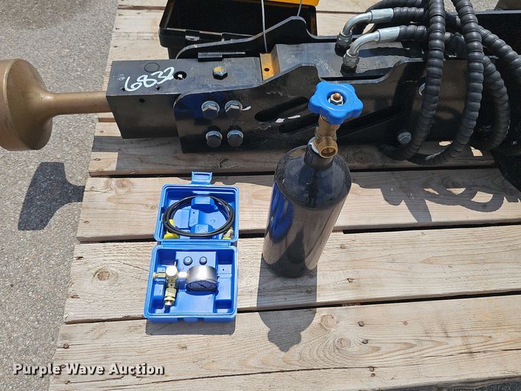 image for item DR3929 2019 Toro Dingo TX-427 compact utility loader